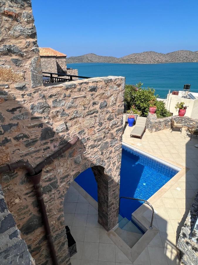 Helios Villa *